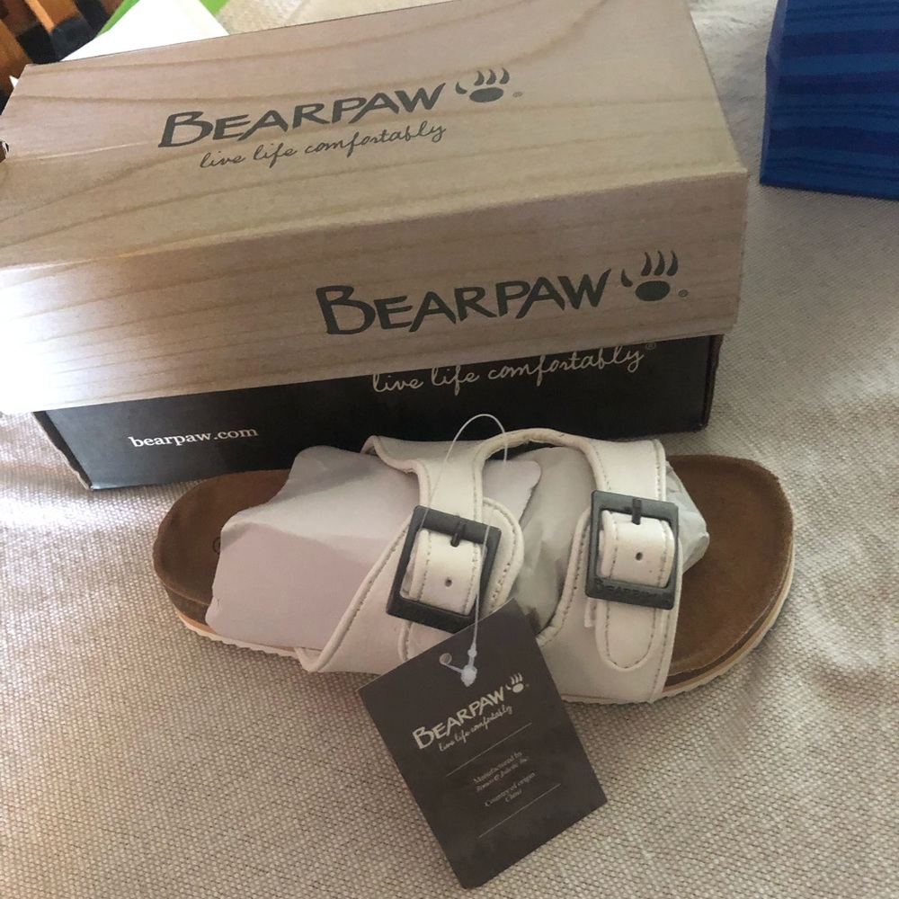 NWT Youth Size 3 girls Sandal